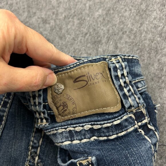 Silver Jeans Suki Mid Capri Women's Size 30 Medium Wash Denim - Picture 5 of 13